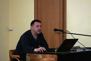 Андрей Костенко